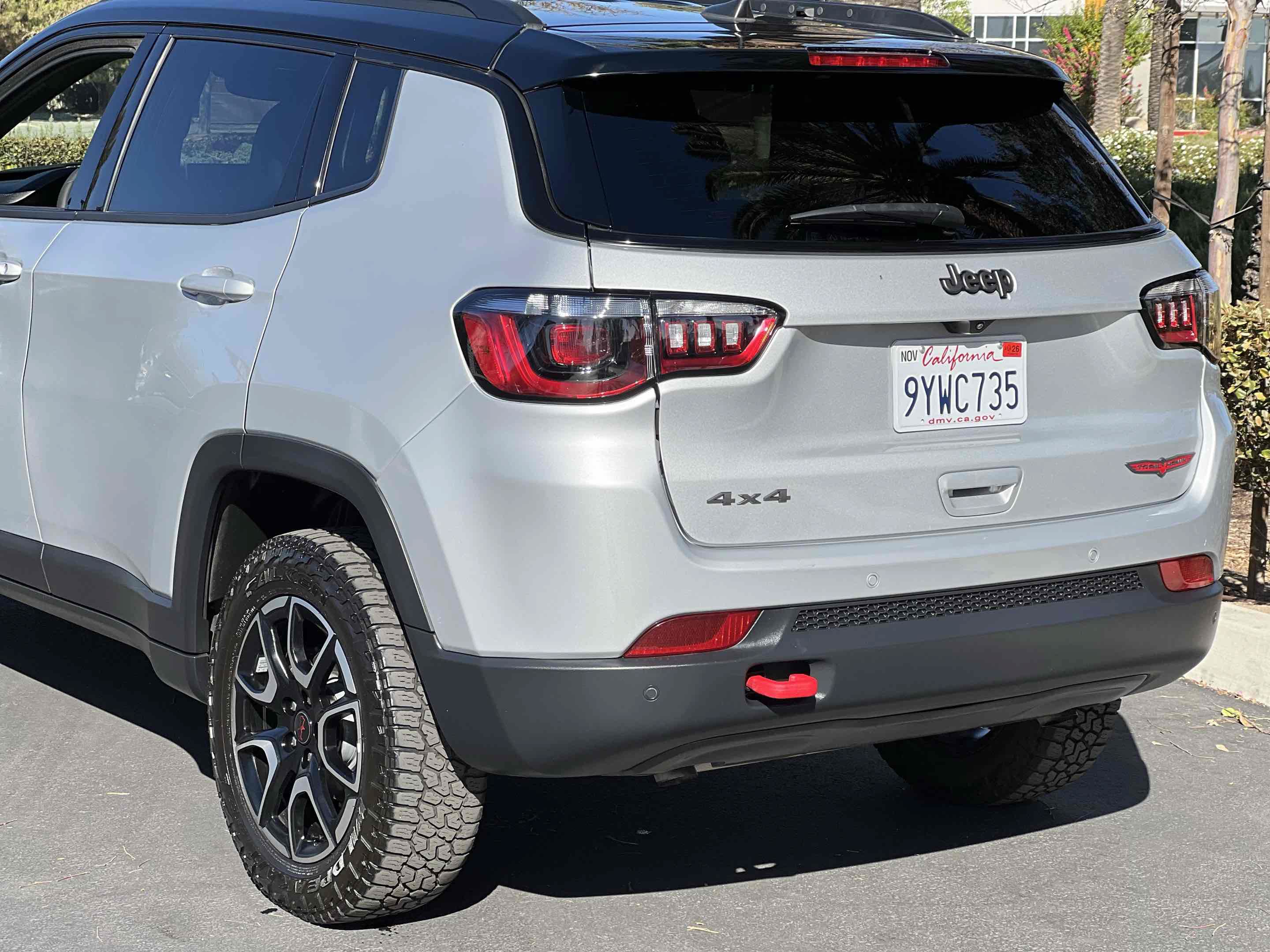 Used 2025 Jeep Compass Trailhawk AWD/4WD image 54