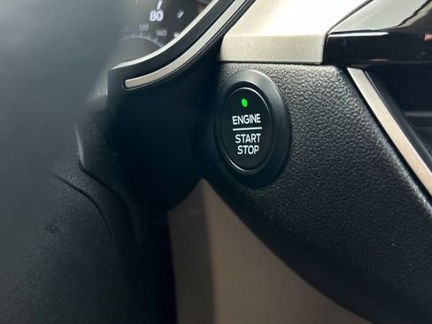 Used 2020 Ford Escape SEL FWD image 47