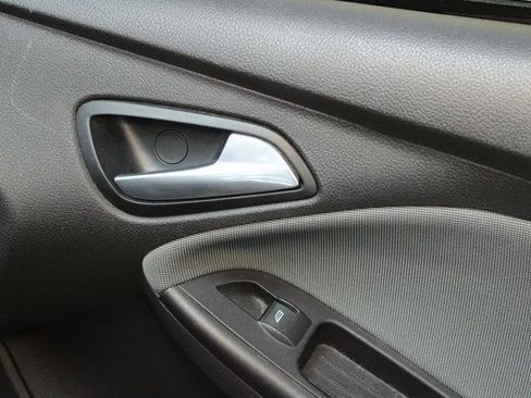 Used 2013 Ford Focus SE image 9