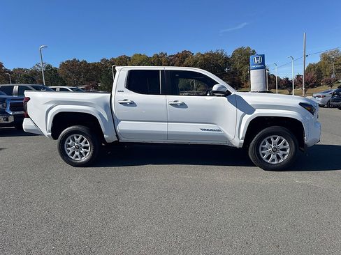 Used 2024 Toyota Tacoma SR5 image 2
