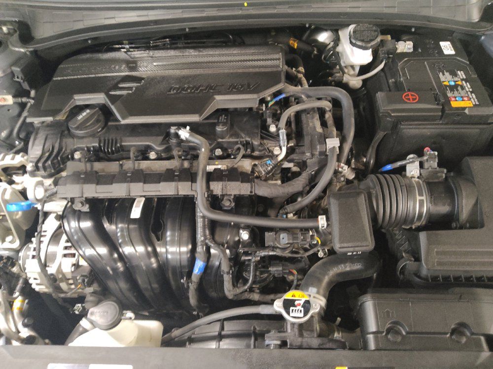 Used 2025 Hyundai Elantra Sport FWD image 30