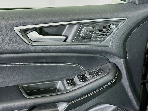 Used 2022 Ford Edge Titanium image 15