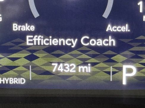 Used 2024 Jeep Wrangler Unlimited Sahara w/ Technology Group image 16