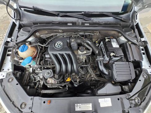 Used 2013 Volkswagen Jetta S image 40