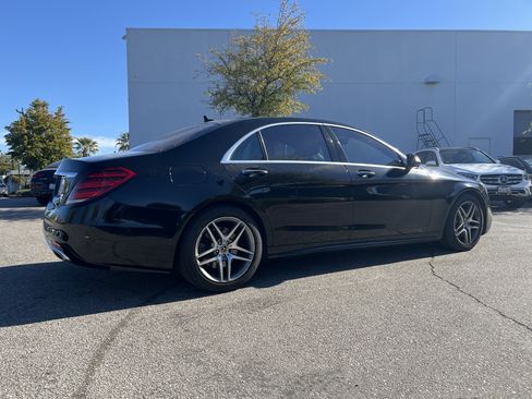Used 2020 Mercedes-Benz S 560 Sedan image 4