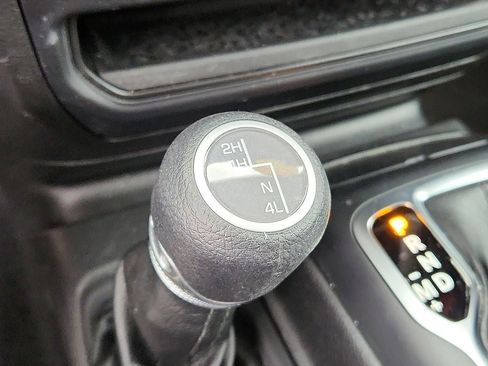 Used 2022 Jeep Gladiator Sport image 20