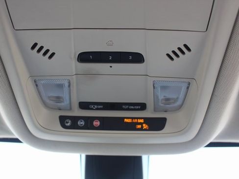 Used 2021 GMC Acadia Denali w/ Denali Technology Package image 41