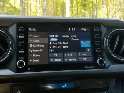 Used 2022 Toyota Tacoma TRD Off-Road w/ Technology Package image 25