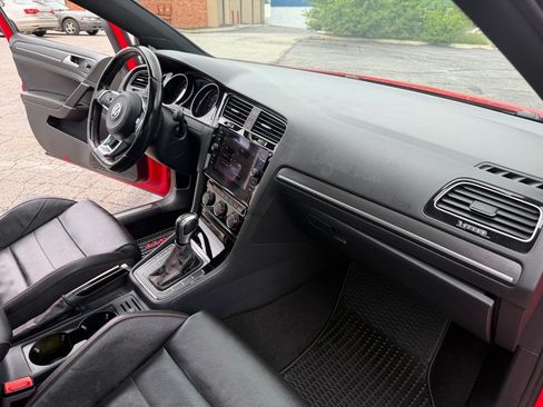 Used 2021 Volkswagen Golf 4-Door FWD image 23