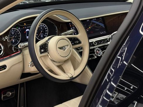 Used 2022 Bentley Flying Spur Plug-In Hybrid image 47