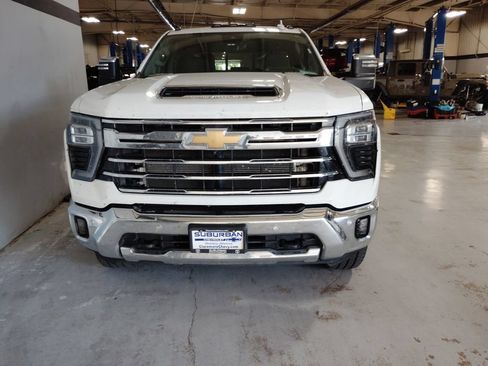 Used 2024 Chevrolet Silverado 2500 LTZ w/ LTZ Premium Package AWD/4WD image 11