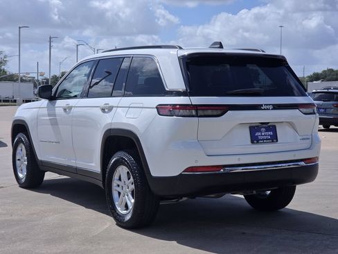 Used 2025 Jeep Grand Cherokee Laredo w/ Luxury Tech Group I RWD image 7
