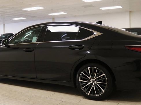 Used 2023 Lexus ES 350 w/ Premium Package image 11