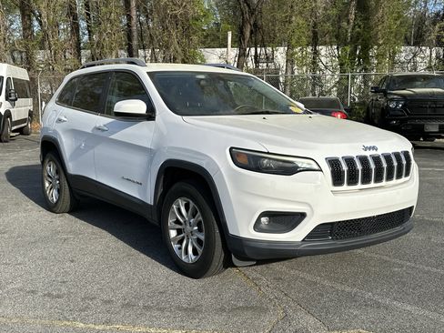 Used 2019 Jeep Cherokee Latitude w/ Popular Appearance Group image 2