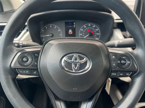 Certified 2024 Toyota Corolla Cross L image 19