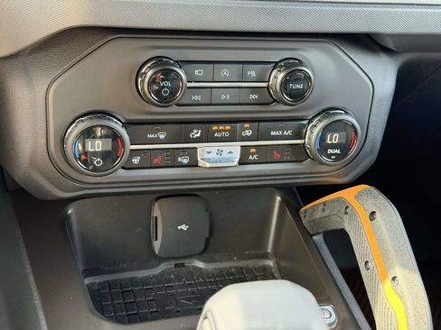 Used 2024 Ford Bronco Badlands AWD/4WD image 19
