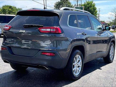 Used 2017 Jeep Cherokee Latitude w/ Safety/Convenience Group AWD/4WD image 16