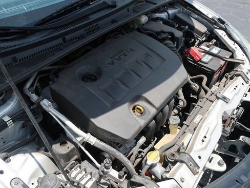 Used 2015 Toyota Corolla S FWD image 29