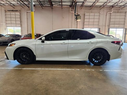 Used 2024 Toyota Camry XSE FWD image 7