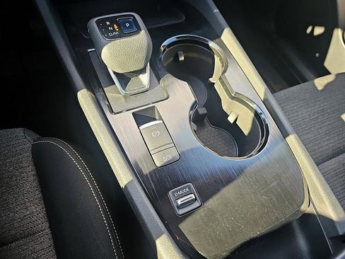 Used 2021 Nissan Rogue SV image 23