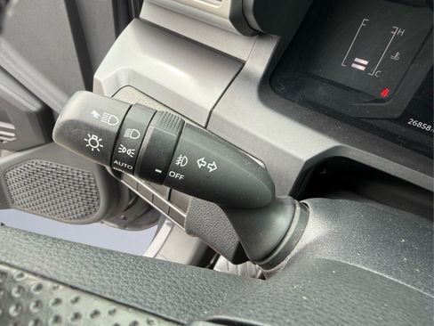 Used 2024 Toyota Tacoma SR5 AWD/4WD image 29