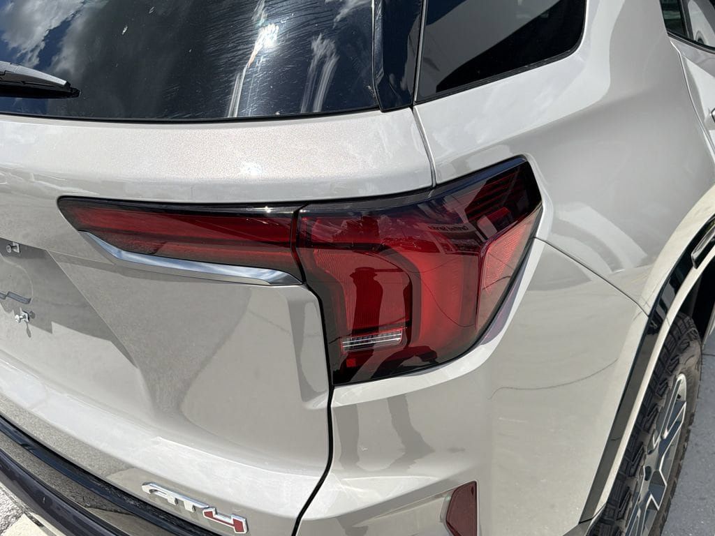 New 2027 GMC Terrain AT4 w/ Technology Package II AWD/4WD image 10