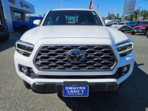 Used 2023 Toyota Tacoma TRD Off-Road w/ TRD Premium Off Road Package AWD/4WD image 8
