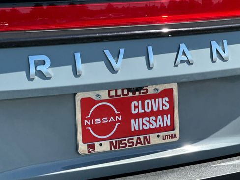 Used 2023 Rivian R1S Adventure AWD/4WD image 35