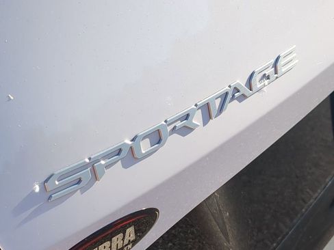 Used 2025 Kia Sportage SX image 33