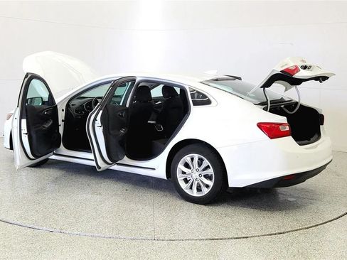 Used 2025 Chevrolet Malibu LT FWD image 11
