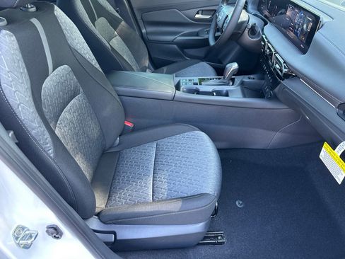 New 2026 Nissan Sentra SV w/ SV Convenience Package FWD image 10