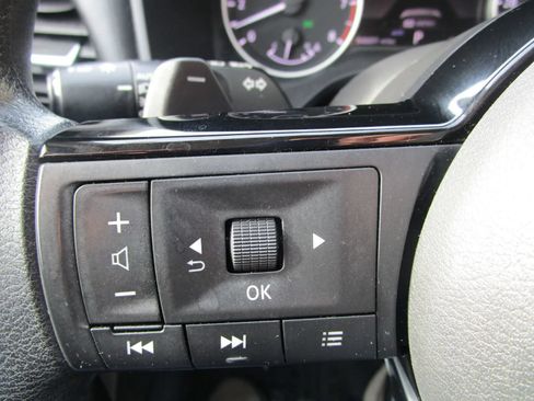 Used 2022 Nissan Rogue SV AWD/4WD image 18