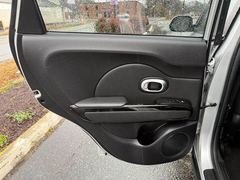 Used 2015 Kia Soul ! w/ Sun & Sound Package image 25