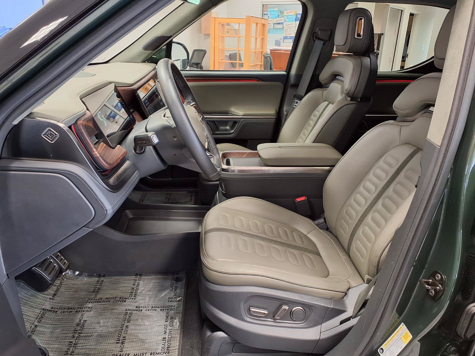 Used 2023 Rivian R1T Adventure Dual AWD/4WD image 20