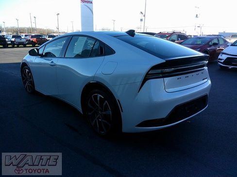 Certified 2024 Toyota Prius Prime image 4