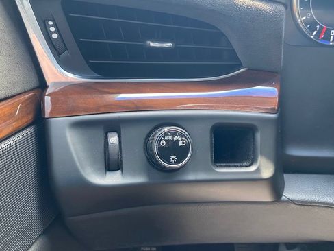 Used 2019 Cadillac Escalade Luxury RWD image 27