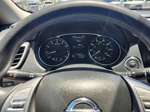 Used 2015 Nissan Rogue SV w/ SV Moonroof Package AWD/4WD image 26