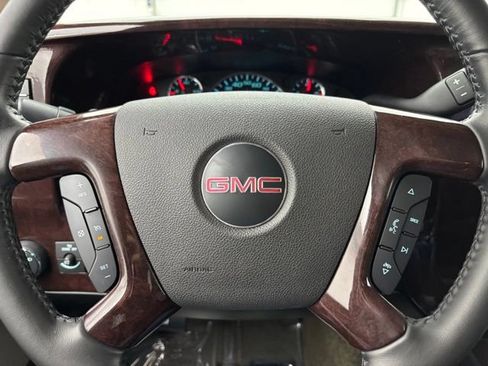 Used 2022 GMC Savana 2500 Extended w/ Enhanced Convenience Package RWD image 31