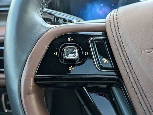 Used 2025 Lincoln Aviator Reserve w/ Illumination Package image 28