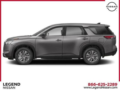 New 2025 Nissan Pathfinder S image 4