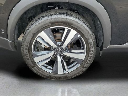 Used 2023 Nissan Rogue SL w/ SL Premium Package image 7