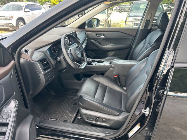 Used 2023 Nissan Rogue SV w/ SV Premium B Package FWD image 5