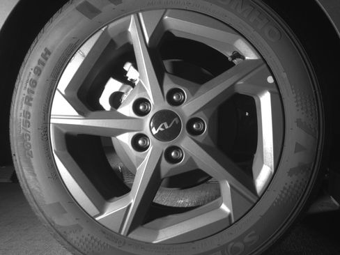 Used 2025 Kia K4 LXS FWD image 15