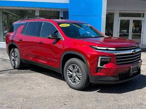 Used 2026 Chevrolet Traverse LT w/ LPO, Floor Liner Package AWD/4WD image 3