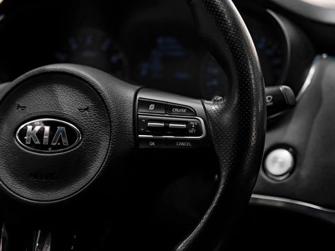 Used 2019 Kia Stinger GT AWD/4WD image 16