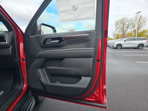 New 2026 Chevrolet Suburban LS image 29