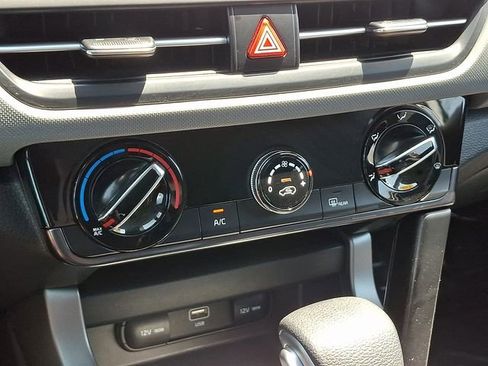 Certified 2025 Kia Seltos LX AWD/4WD image 16