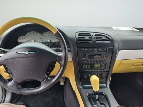 Used 2002 Ford Thunderbird RWD image 11