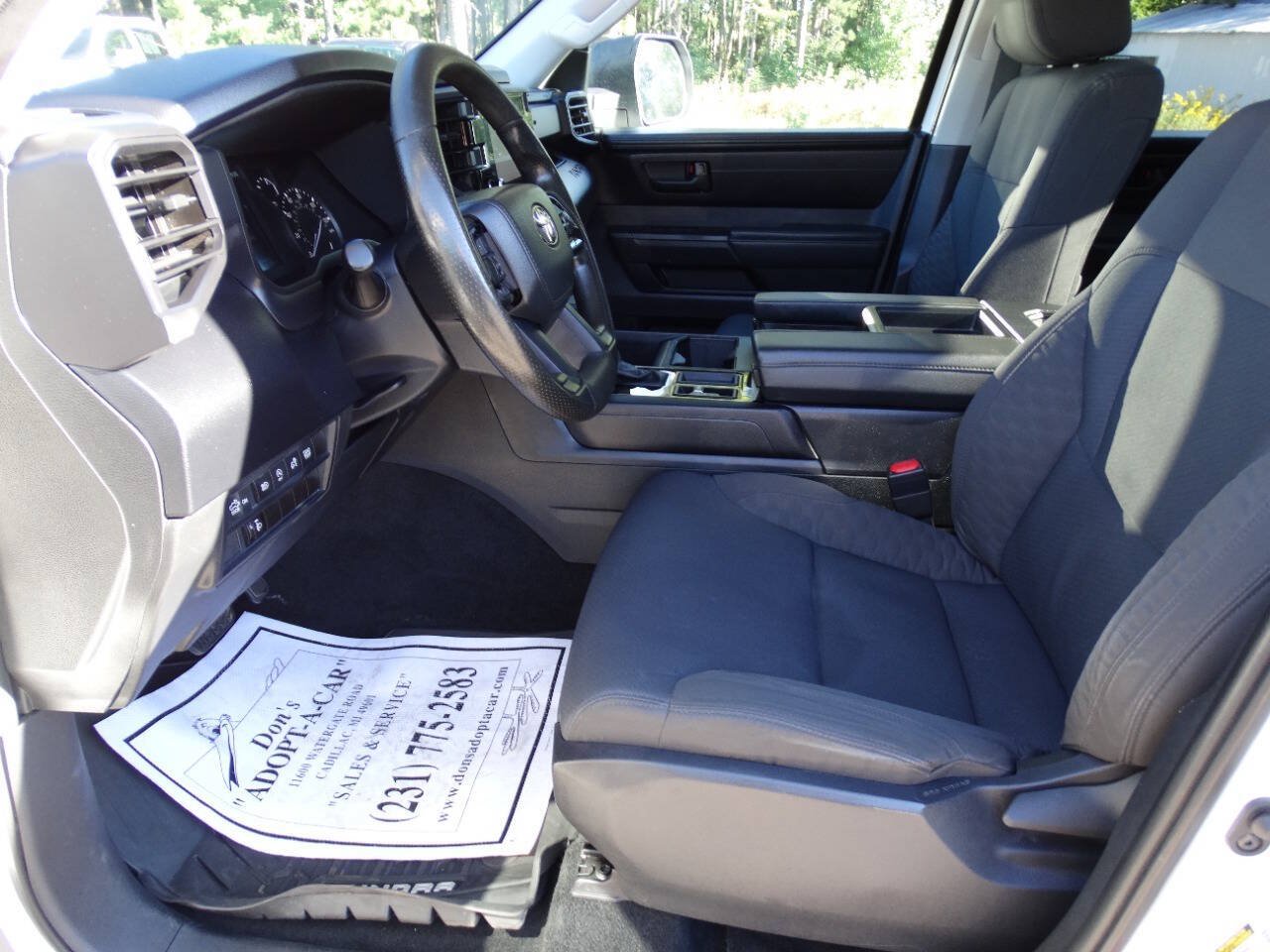Used 2022 Toyota Tundra 4x4 CrewMax SR image 11