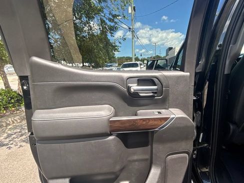 Used 2021 GMC Sierra 1500 SLT w/ SLT Premium Plus Package AWD/4WD image 16